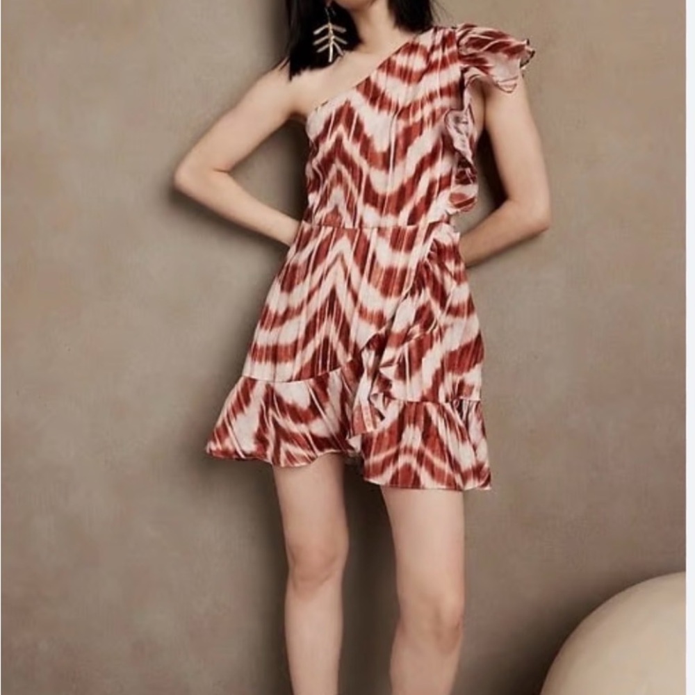Banana Republic One-Shoulder Cute Dress